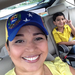 Meet your Posher, Adriana isabel